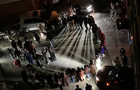 Ağrı'da baharın gelişiyle nişan ve düğünler sokağa taştı