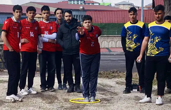 Ağrı'da bocce heyecanı: 49 okul takımı il birinciliği için yarıştı