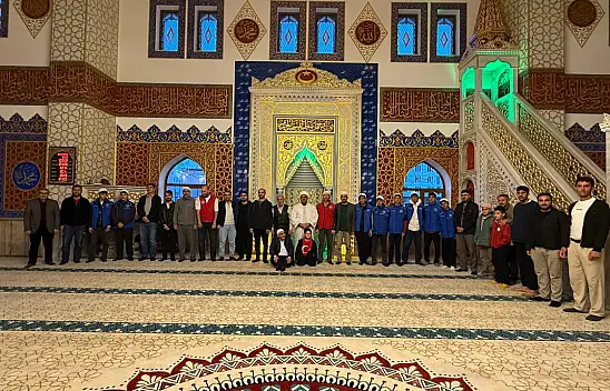 Ağrı'da gençler sabah namazında buluştu