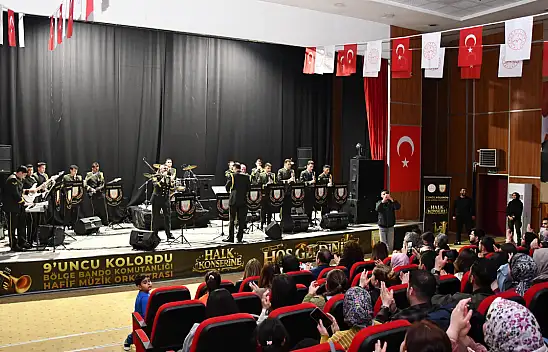 Ağrı'da halk konseri coşkusu yaşandı