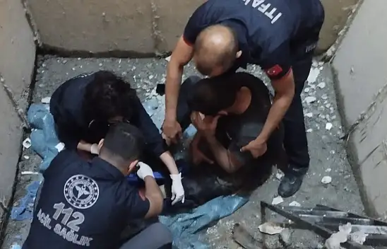 Ağrı'da inşaatın asansör boşluğuna düşen işçi yaralandı
