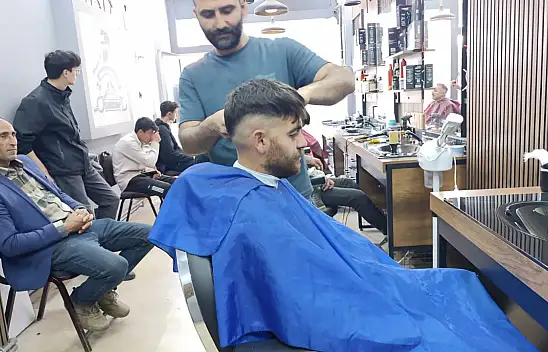Ağrı'da kuaförlerde yoğunluk nedeniyle randevulu sisteme geçildi