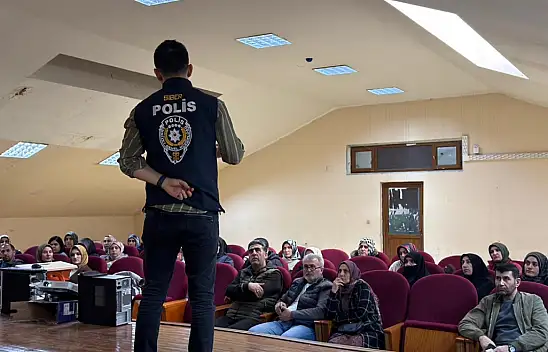 Ağrı'da öğrenci ve velilere siber suçlar ile dijital bağımlılık eğitimi