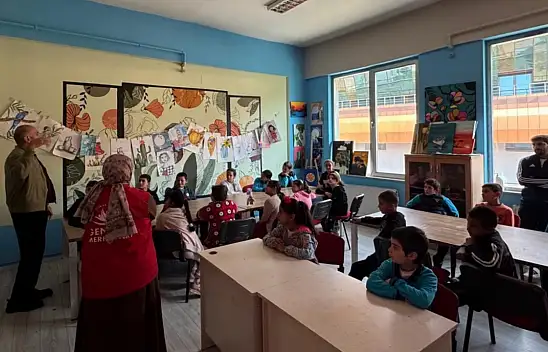 Ağrı'da ortaokul öğrencileri Gençlik Merkezi ile tanıştı