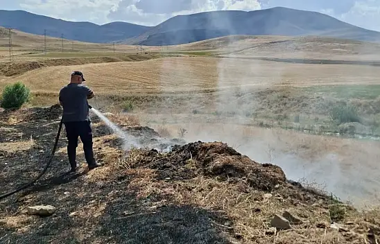 Ağrı'da peş peşe tarla yangınları köylüleri tedirgin ediyor