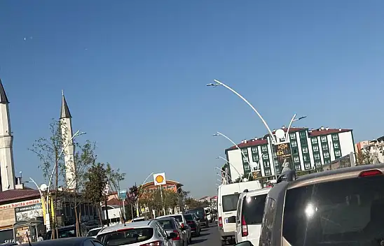Okullar açıldı, Ağrı'da trafik kilitlendi