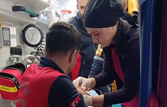 Ağrı'da yangına müdahale eden 2 itfaiye eri yaralandı