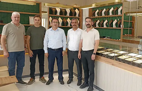 Defterdar Şimşek yeni açılan kuyumcuya bereketli kazançlar diledi