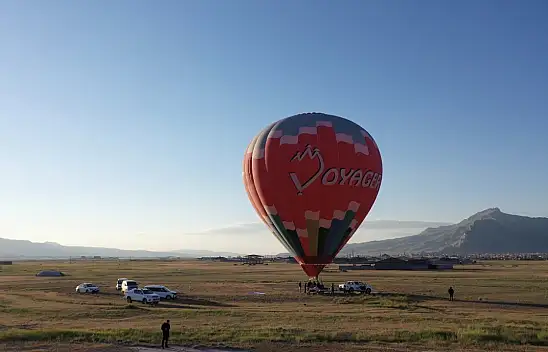 Ağrı Dağı'nda balon turizmi başlıyor: Doğubayazıt gökyüzünden keşfedilecek