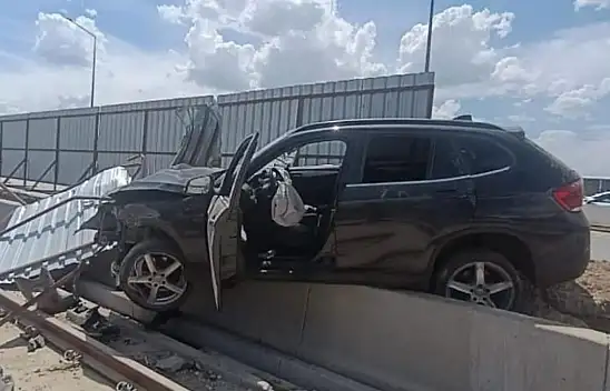 Ağrı'dan cenaze için yola çıkan aile Konya'da kaza geçirdi