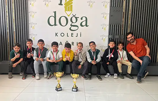 Ağrı Doğa Koleji satrançta il şampiyonu oldu