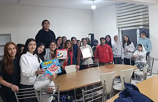 Ağrı Gençlik Merkezi'nden gençlere akıl ve zekâ oyunları etkinliği