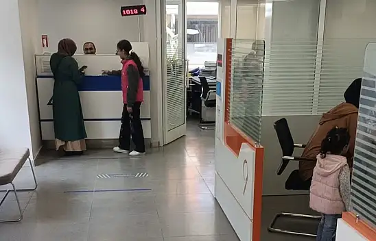 Ağrı Halkbank yoğunluğu azaltmak için hafta sonu da hizmet veriyor