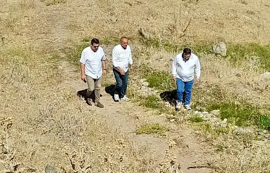 Ağrı İl Sağlık Müdürü Acu sahadan ayrılmıyor!  Bu kez Boztoprak Köyü'ndeydi