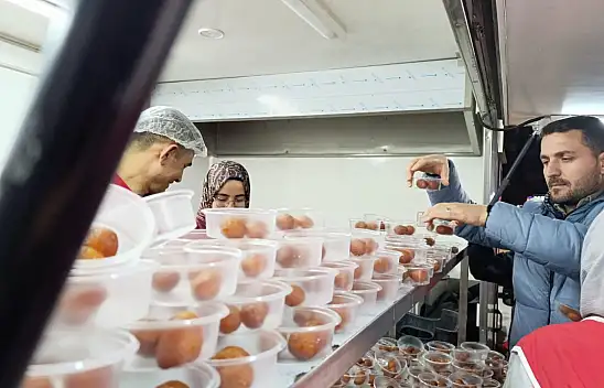 Ağrı Kızılay'dan Kadir Gecesi'nde lokma ikramı