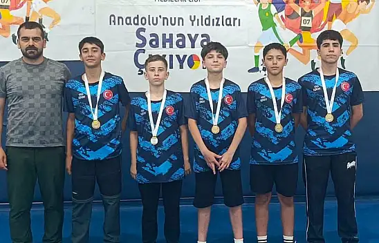 Ağrı'nın badminton gururu Türkiye finallerine yükseldi