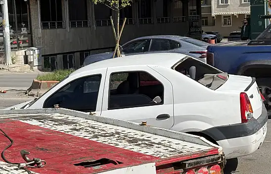 Ağrı'nın en işlek caddesinde kaza sonrası trafik felç oldu