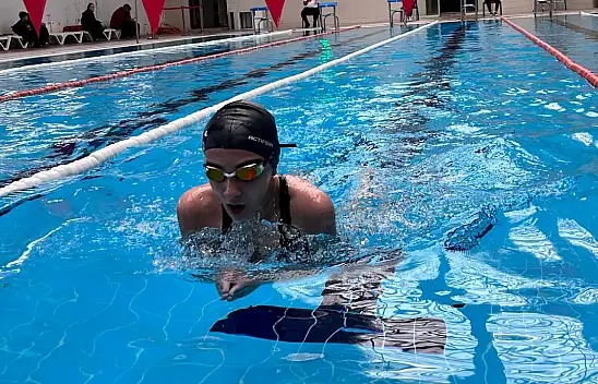 Ağrı'nın genç sporcuları 19 Mayıs için kulaç attı