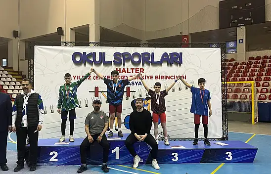 Ağrı'nın gururu Osman Oğur altın madalyanın sahibi oldu