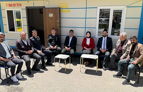 Ağrı'nın tek kadın kaymakamı esnafın bayramını kutladı