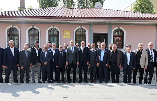 Ağrı Valisi Bozkurt, Muhtarlar Günü'nde muhtarlarla buluştu