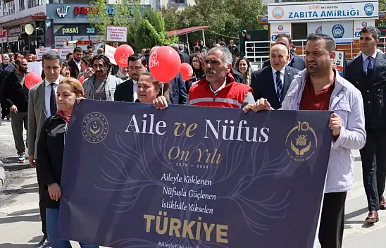 Ağrı'da 'Aile ve Nüfus On Yılı' kapsamında yürüyüş yapıldı