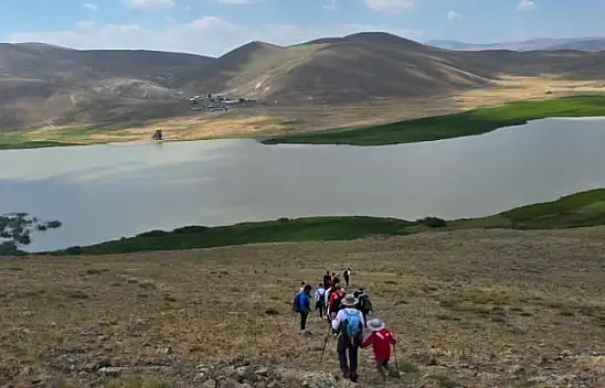Ağrılı doğaseverlerin bu haftaki rotası Hıdırmenteş Gölü oldu