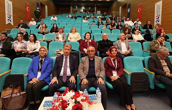 AİÇÜ'de 24. Kromatografi Kongresi'nde bilimsel sunumlar devam ediyor