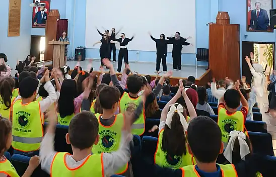 AİÇÜ'de minikler için renkli şenlik düzenlendi