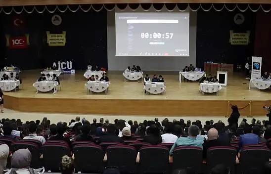 AİÇÜ'de öğrenciler matematikte yeteneklerini sergiledi