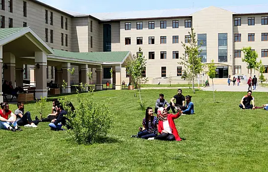 AİÇÜ'den geleceğin mesleklerine yatırım! 9 yeni program öğrenci alacak