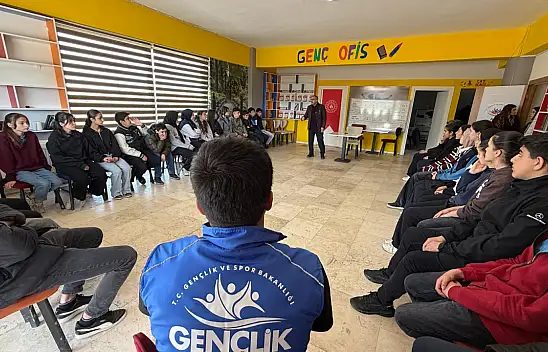 AİÇÜ Genç Ofis kapılarını liseli gençlere açtı