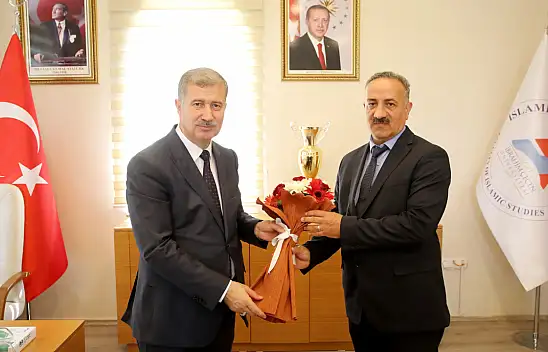 AİÇÜ İslami İlimler Fakültesi'nde görev değişimi