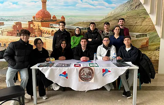 AİÇÜ Mem û Zîn Tiyatro Kulübü'nden tanıtım etkinliği