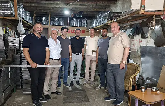 AK Parti Ağrı İl Başkanı İlhami Yıldız Eskivan Caddesi esnafını ziyaret etti