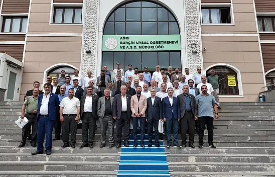 AK Parti Ağrı İl Başkanlığı muhtarlarla istişare toplantısında bir araya geldi
