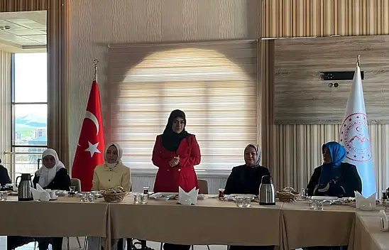AK Parti Ağrı Kadın Kolları şehit annelerini unutmadı