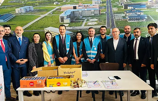 AK Parti Genel Başkan Yardımcısı Yavuz ve Milletvekili Kilerci AİÇÜ'de gençlerle buluştu