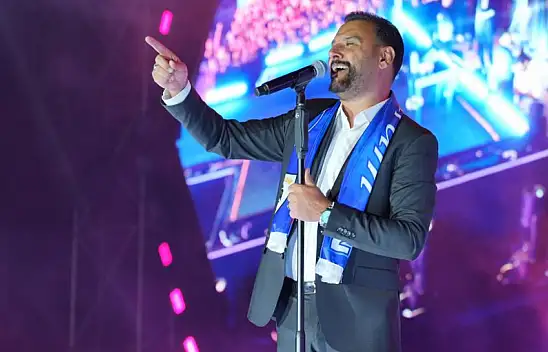 Alişan'dan Erzurum'da türkü dolu festival gecesi
