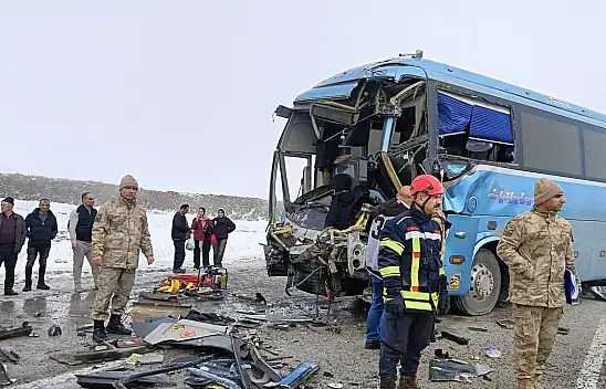 Aşkale yolunda neler oluyor? Erzurum'da ikinci zincirleme kaza: 1 ölü!