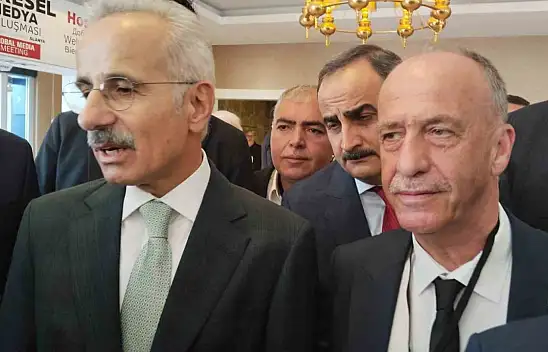 Bakan Uraloğlu'ndan hızlı tren müjdesi: Erzincan, Erzurum ve Kars'a ulaşım yenileniyor!