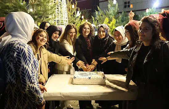 Betül Bozkurt, Arvasi Kız Yurdu'nda mezuniyet sevincine ortak oldu