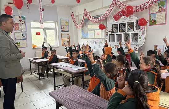 Dedeli Belediye Başkanı Durak'tan öğrencilere 23 Nisan sürprizi