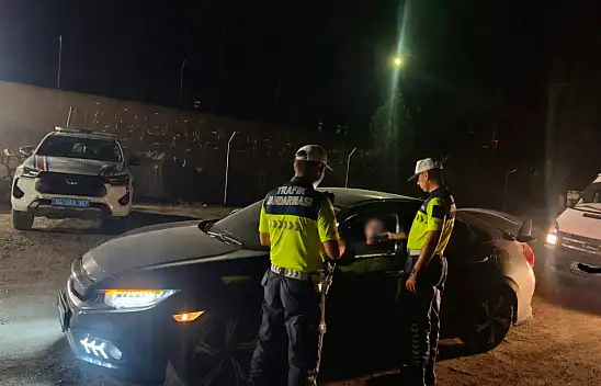 Diyadin'de sıkı trafik denetimi: 4 bin 418 araç kontrol edildi