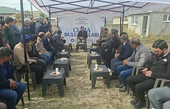 Diyadin'de vatandaşlar taleplerini Kaymakam Korkusuz'a iletti