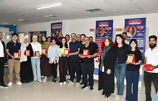 Doğubayazıt'ın başarılı gençleri ödüllerini aldı
