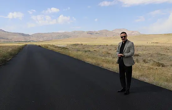 Doğubayazıt'ın Halaç Köyü yolu sıcak asfaltla yenilendi