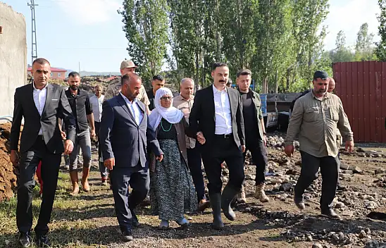 Doğubayazıt Kaymakamı Ayvat selden etkilenen bölgelerde incelemelerde bulundu