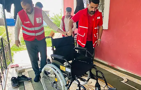 Doğubayazıt Kızılay'dan ihtiyaç sahibi aileye anlamlı destek