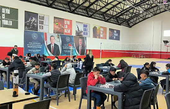 Doğubayazıt'ta 23 Nisan satranç turnuvası yoğun ilgi gördü